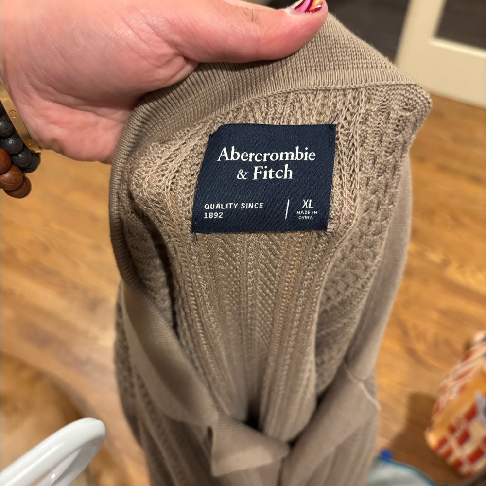Abercrombie & Fitch sweater shirt size XL taupe - Picture 3 of 5